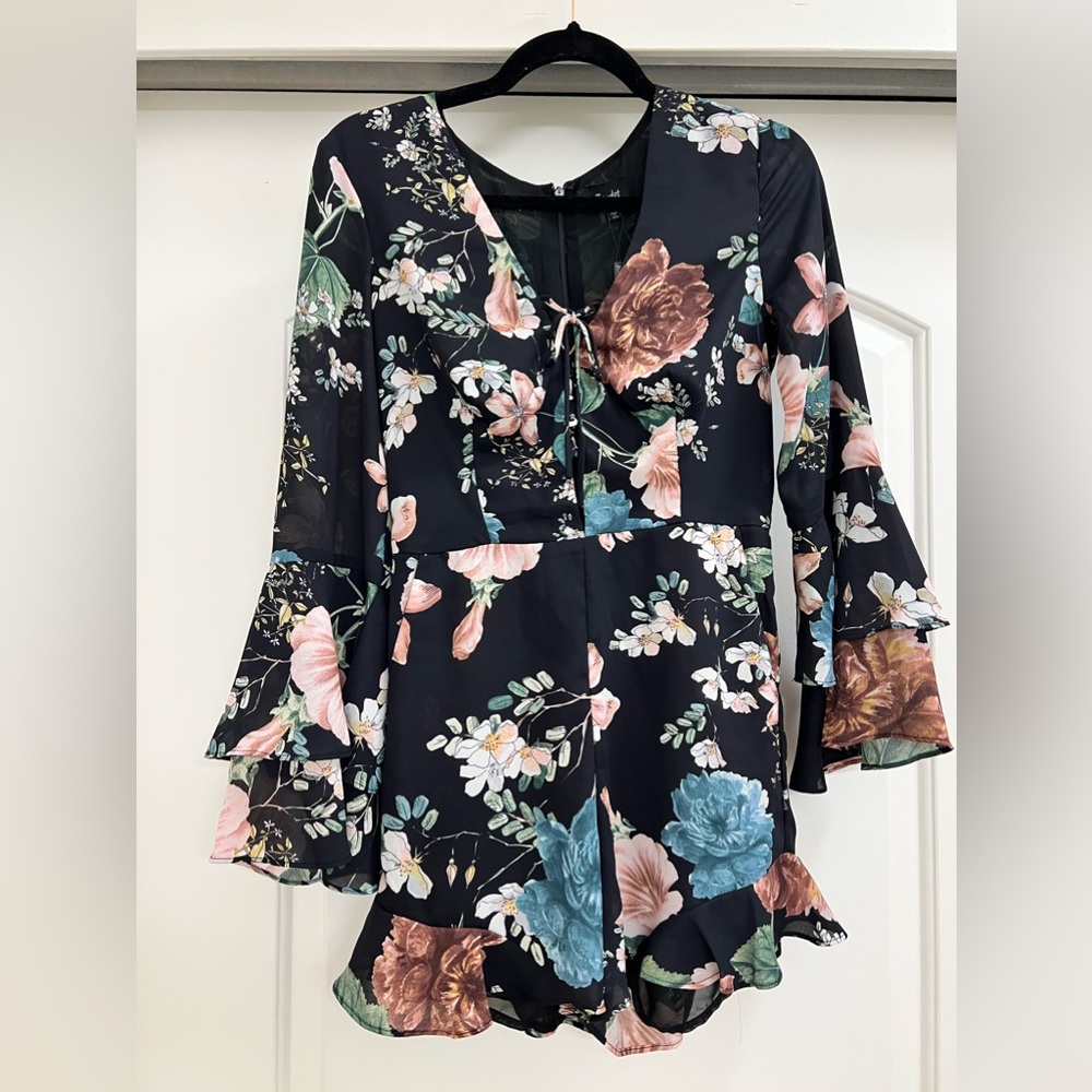 NWT Revolve Bardot Amelia Floral Lace Up Front Ruffle Romper - Picture 3 of 12
